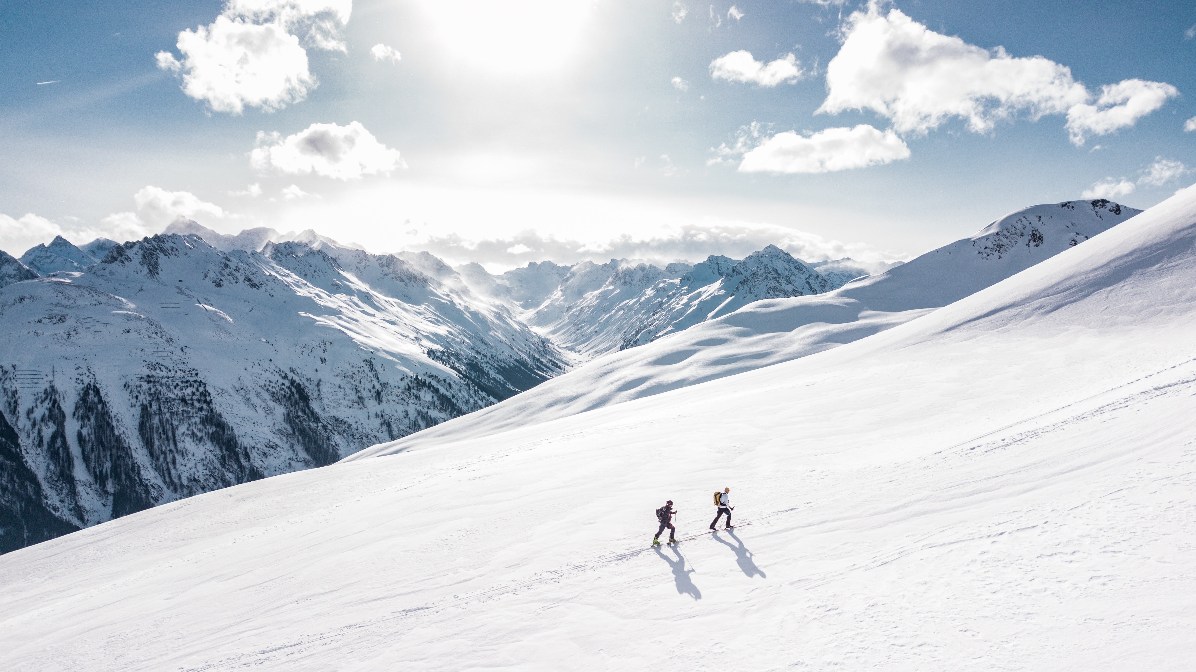 Горный all mountain. Горнолыжный курорт Чегет БТР. Чегет трассы. Альпы Монблан. Снежные горы.